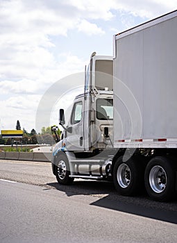 Big rig semi truck with day cab for local delivery transporting