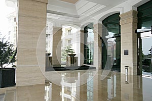 A big spacious clean luxurious hotel entrance