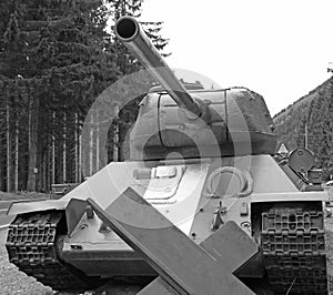 Der große Panzer kampf der große kanone schwarz und weiß 