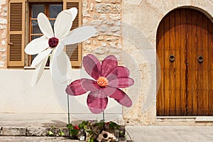 Big textile flower decorations on \