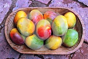 A big tray with natural mangos