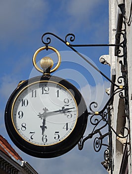 Big watch formed like a pocket watch