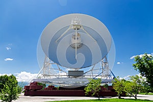 Big white radio telescope RTF-32