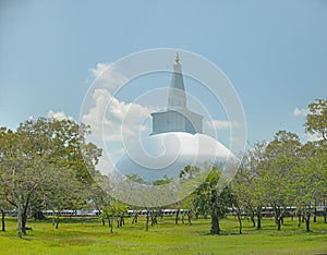 Big white stupa Ruwanwelisaya dagoba in Anuradhapura, Sri Lanka