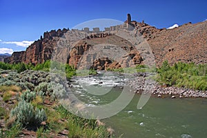 Bighorn mountains and river