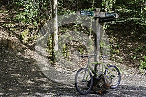 A bike parked along the trail of of linn of tummel