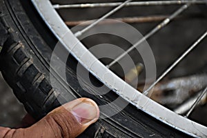 Bike wheel reparing