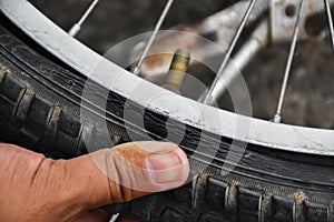 Bike wheel reparing