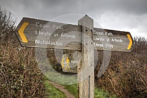 Bilingual Welsh English signpost