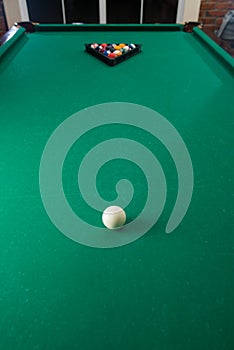 Billiard balls on green table with billiard cue, Snooker, Pool g