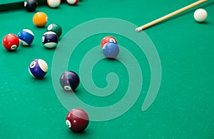 Billiard balls on green table with billiard cue, Snooker, Pool g