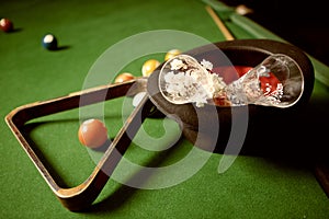 Billiard table and Top hat