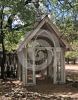 Billâ€™s wooded chapel