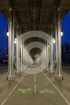 Bir Hakeim bridge - Paris