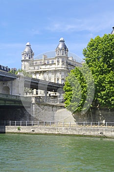 The Bir â€“Hakeim bridge