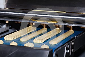 Biscuit depositing machine