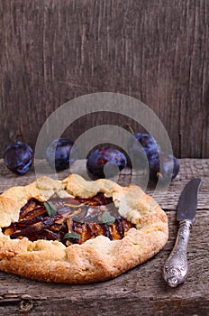 Biscuit with plums