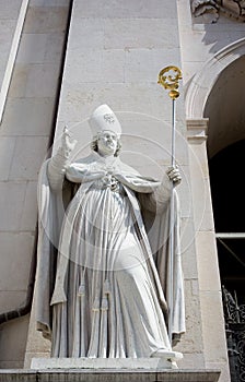 Bishop statue photo