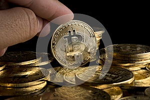 Bitcoin coin the physical bit Digital currency cryptocurrency A