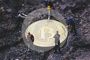 bitcoin mining and Businessmans. mining cryptocurrency. photo
