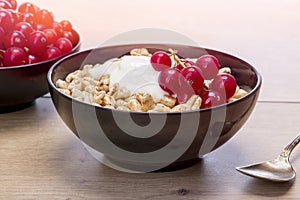 Black bowl of cereals