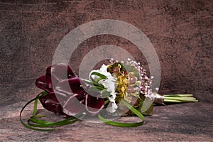 Black callas, orchids and gissofilas together for an elegant bou