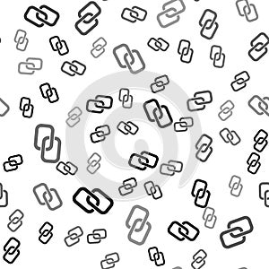 Black Chain link icon isolated seamless pattern on white background. Link single. Hyperlink chain symbol. Vector