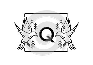 Black color of bird line art with Q initial letter