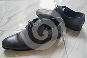 Black fashionable leather men shoes for working
