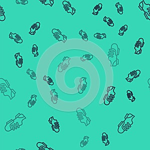 Black line Triathlon cycling shoes icon isolated seamless pattern on green background. Sport shoes, bicycle shoes