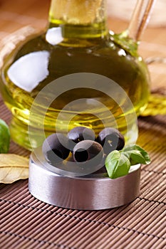 Black olives and oil