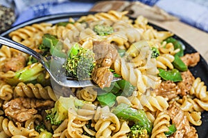 Black pepper pork pasta