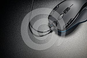 Black professional gaming wired gaming mouse
