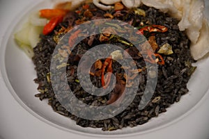 Black Rice Noodle Spicy Shrimp Crisp