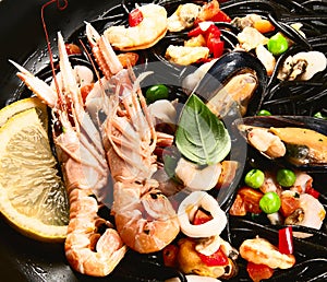 Black seafood spaghetti