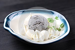 Black sesame seeds icecream with rice-flour dumplings