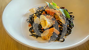 Black spaghetti with seafood