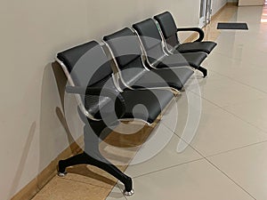 a black waiting room chair