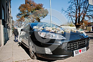 Black weding car