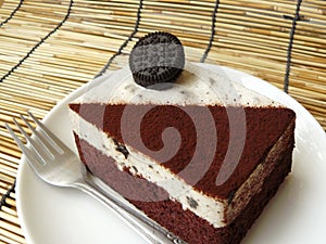 Black & white cookie and cream chocolate cake