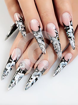 Black and white design nails.