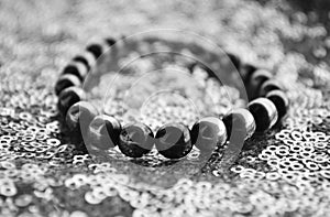 Black and white pearls bracelet