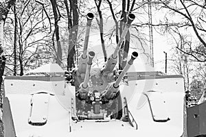 Black and white photo with an old antiaircraft installation