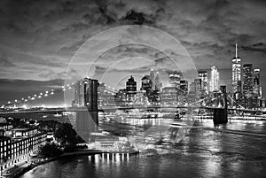 Brooklyn Bridge and Manhattan at night, New York City.