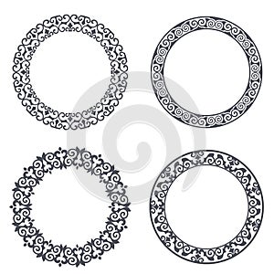 Black and white round floral frame set