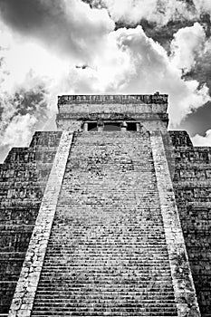 Kukulkan Pyramid (el Castillo) at Chichen Itza, Yucatan, Mexico