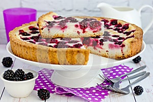 Blackberry sour cream pie tart