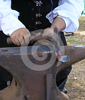 Blacksmith - motion blur on hammer