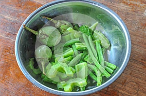 Blanching vegetables