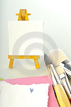 Blank art board, wooden easel